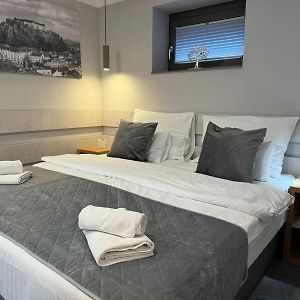 Studio classico con letto king size